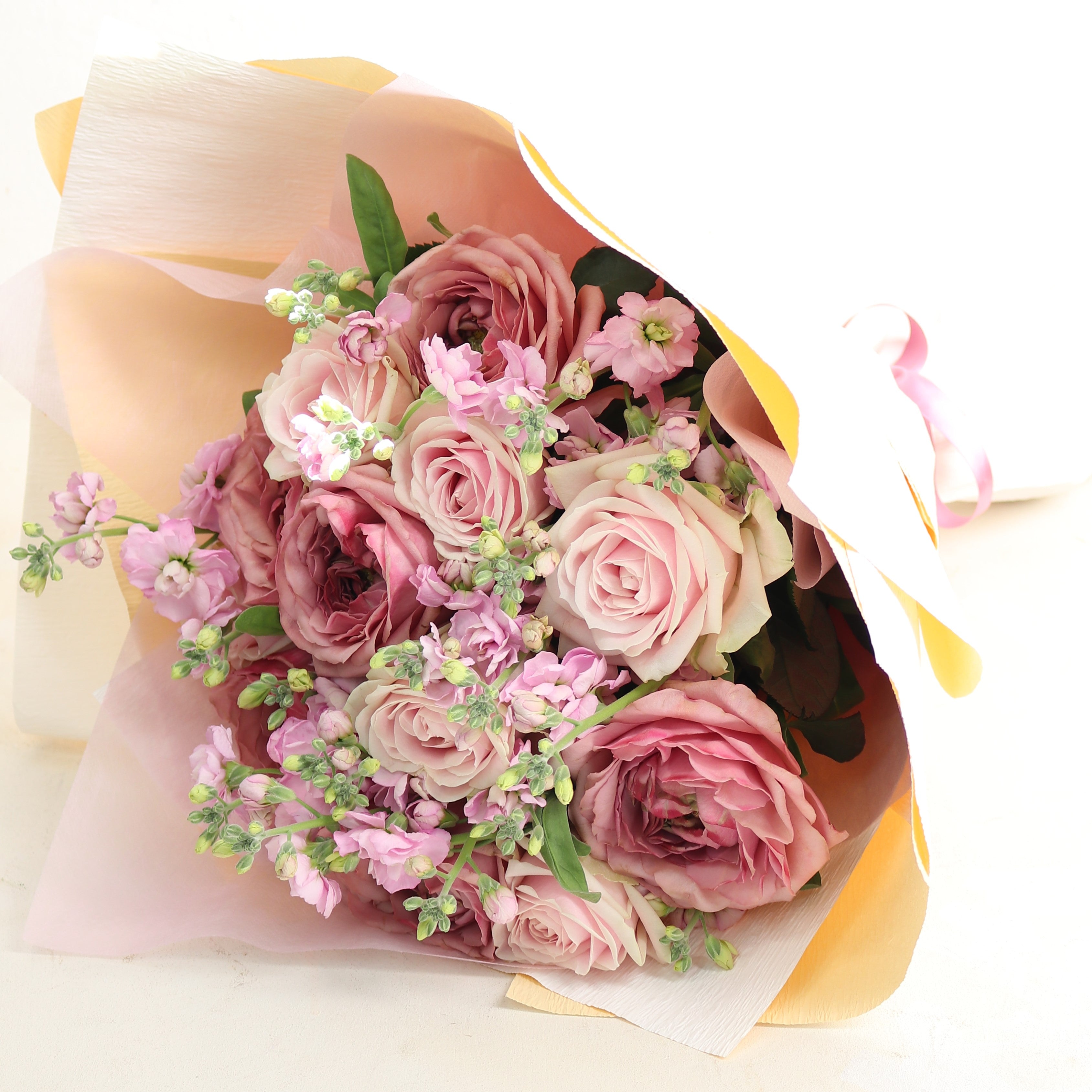 バラの花束「誓いの花束 巨大輪12本のピンクのバラアンティーク調ブーケ」レッド系 ギフト プレゼント プロポーズ 2Lサイズ