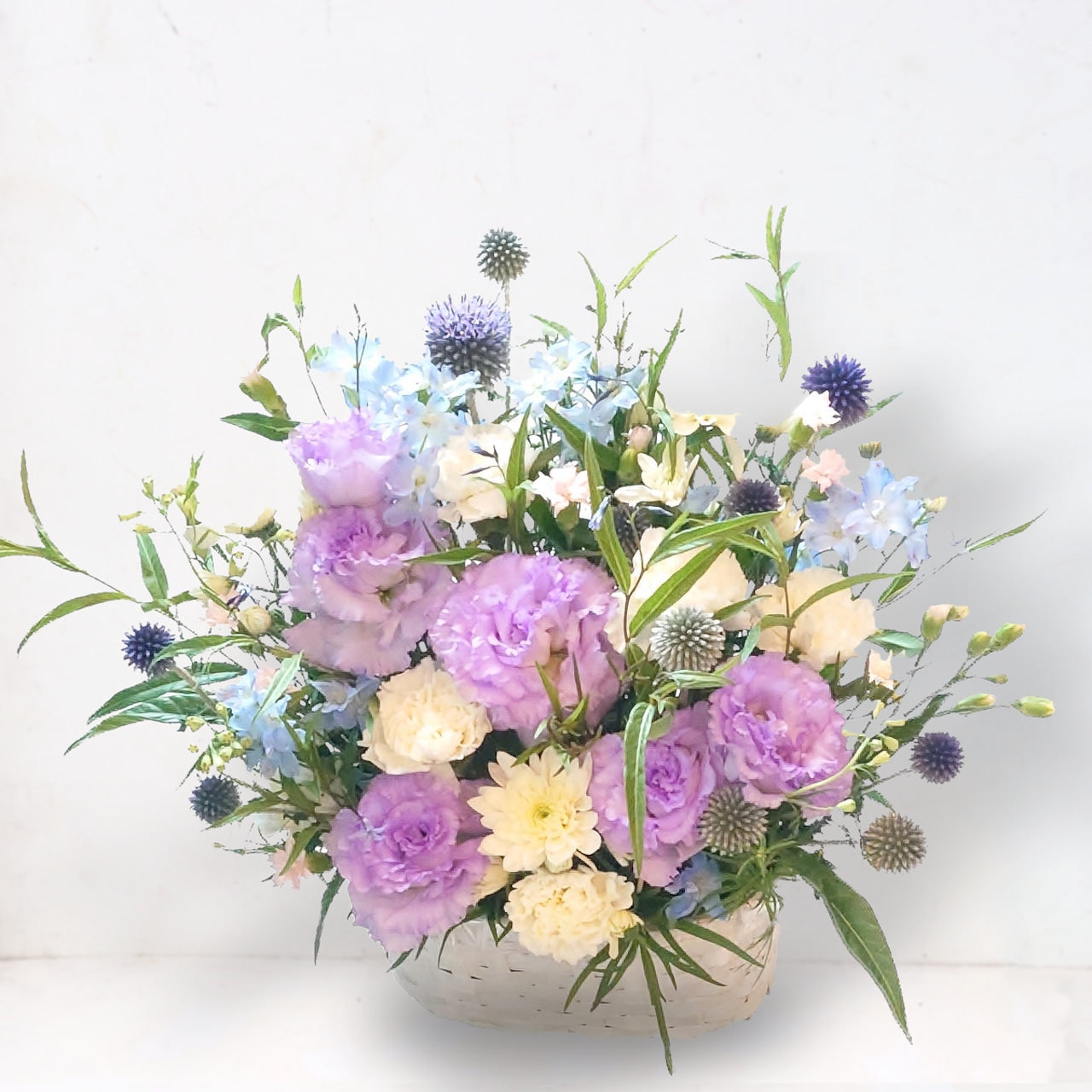 アレンジメント「パステルパープルの優しい色合いアレンジメント」Mサイズ トルコギキョウ デルフィニウム