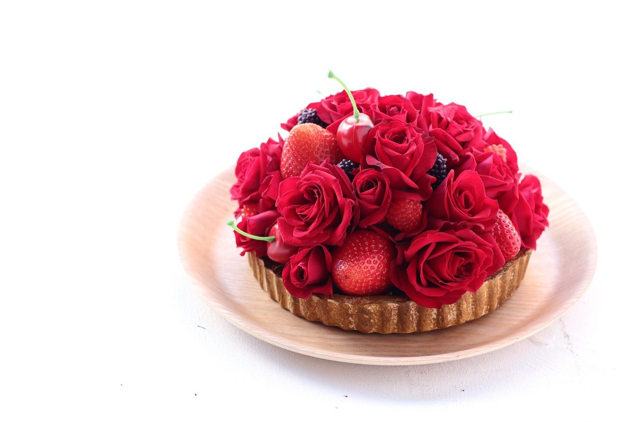 母の日 フラワーギフト「タルト風フラワーケーキ赤系」Sサイズ ギフト フラワーアレンジメント 母の日 クリスマス お正月 お誕生日 成人式
