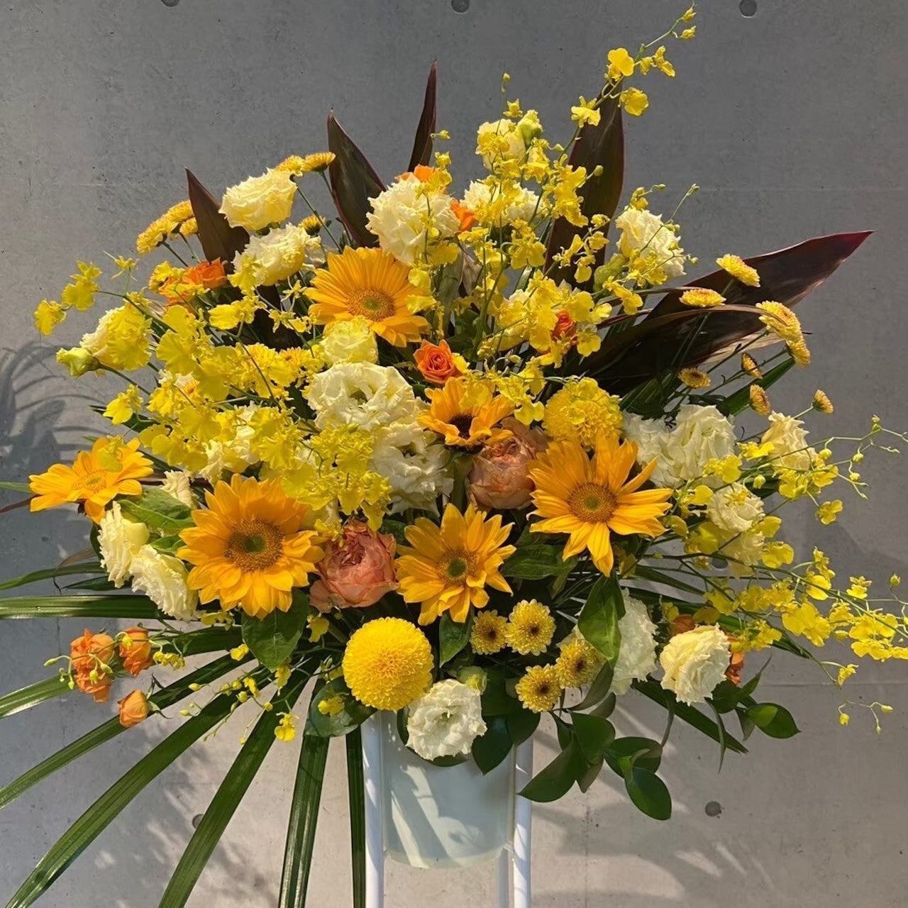 ヒマワリ スタンド花「センス抜群!ヒマワリの黄色系スタンド1段」お祝い花 フラワースタンド 黄色オレンジ系MIX 1段パイプ 開店祝い 開業祝い ひまわり スタンドフラワー