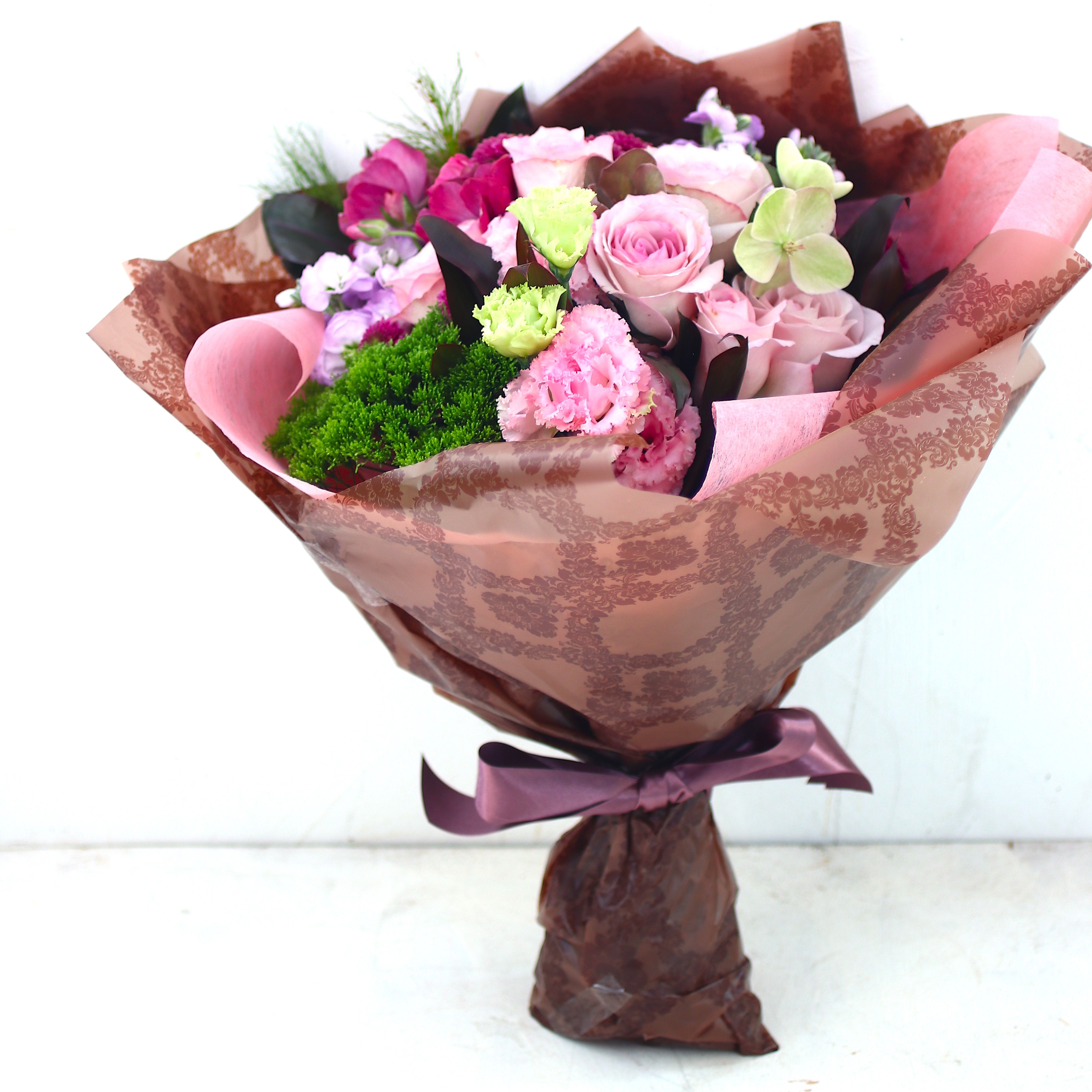 花束 ギフト「バラのスモーキーピンクとグリーンのシックなブーケ」バラ 落ち着いた 大人の雰囲気