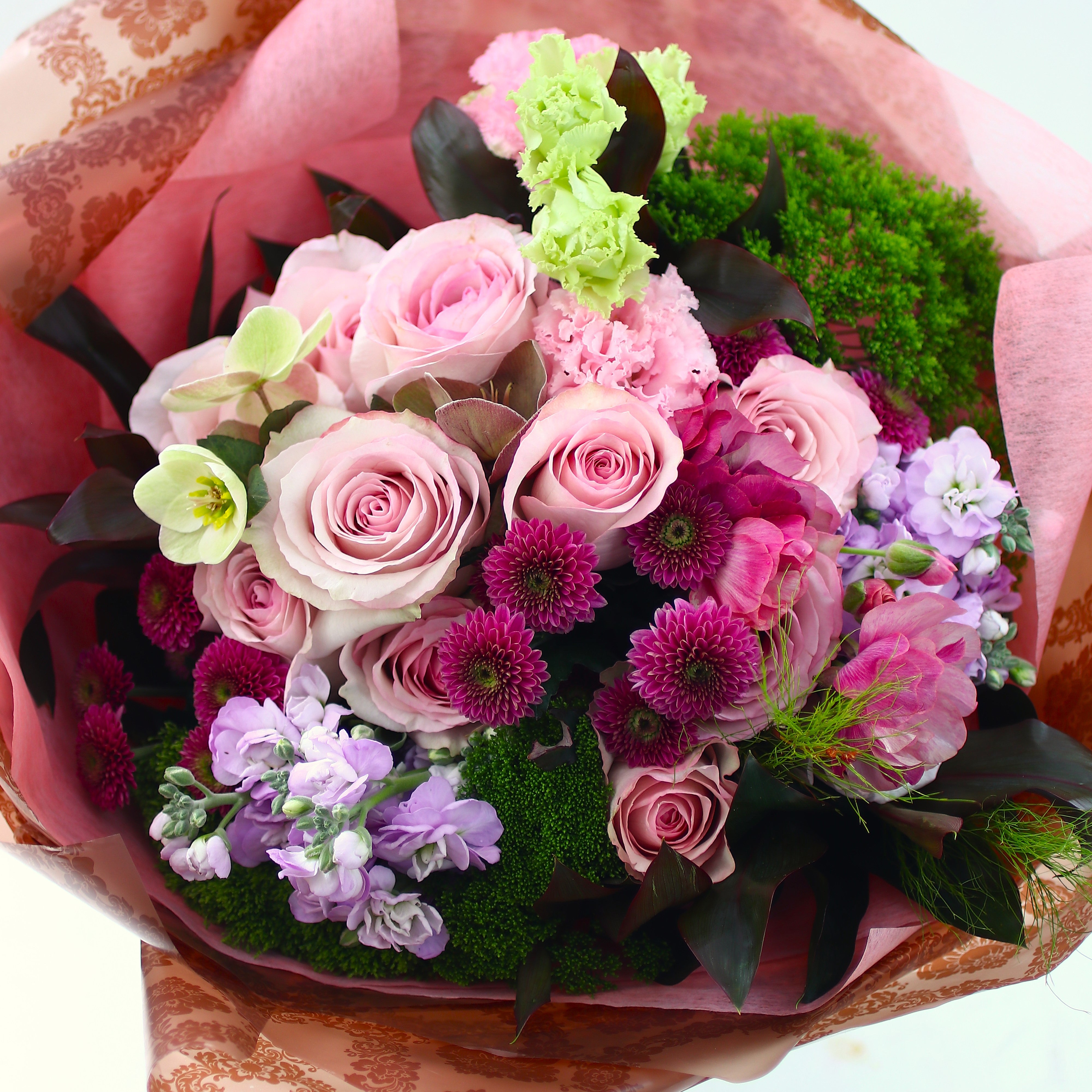 花束 ギフト「バラのスモーキーピンクとグリーンのシックなブーケ」バラ 落ち着いた 大人の雰囲気