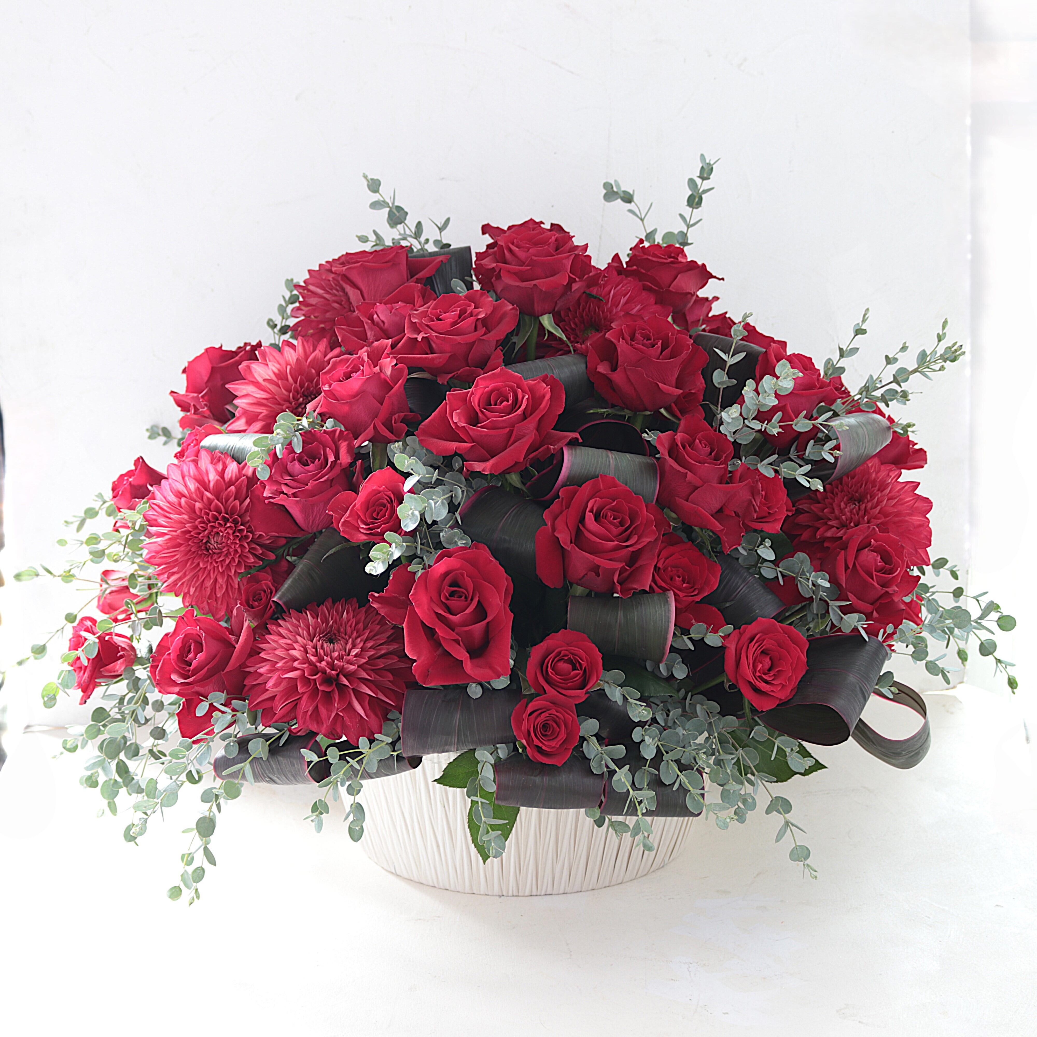 バラ アレンジメント「赤いバラのラウンドアレンジメント」 赤 レッド系 お誕生日 お祝い プロポーズ 結婚式 LLサイズ 60,000円(税別)