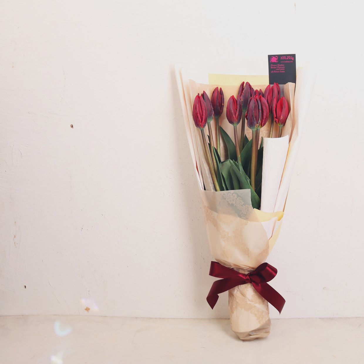 春の花束「春を彩るチューリップの花束 赤系MIX10本」Sサイズ ブーケ お誕生日 お祝い 卒業 入学 離職 就職 就任