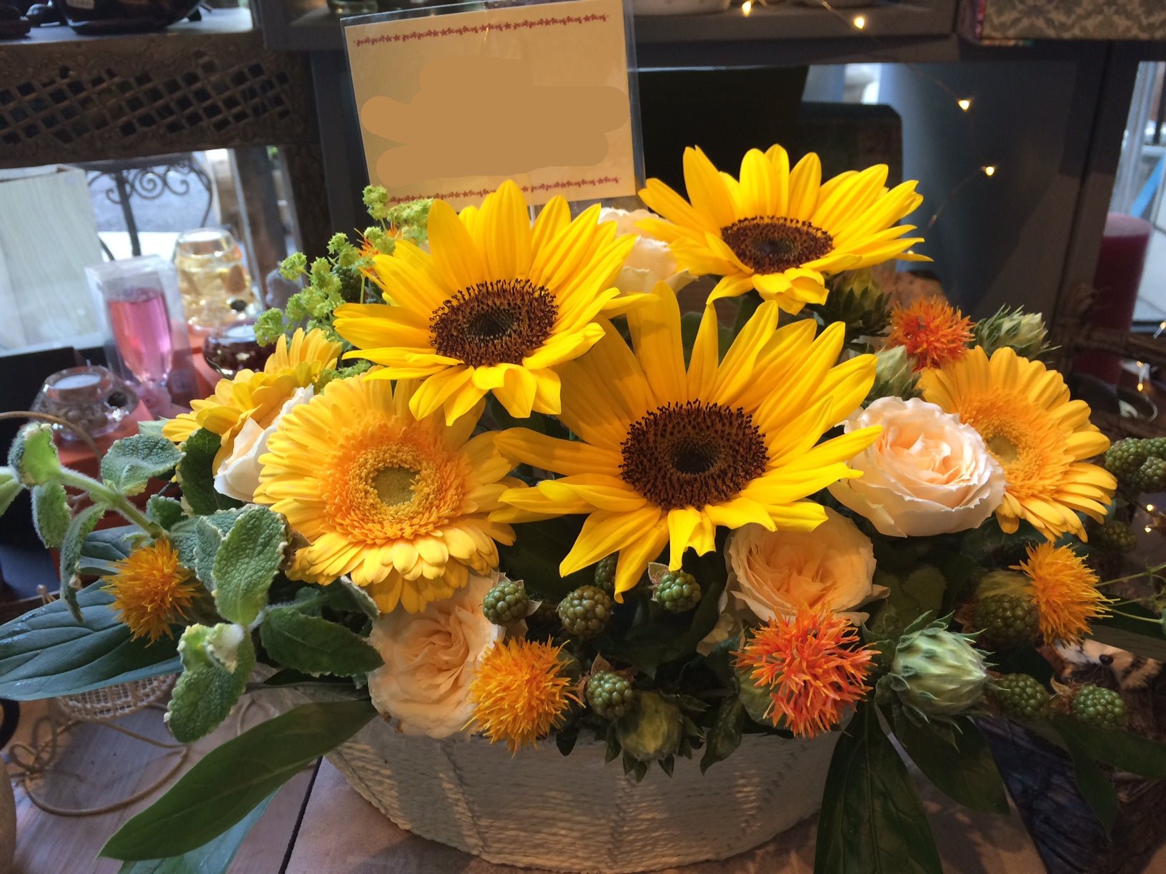 ヒマワリのイエローアレンジメント♪