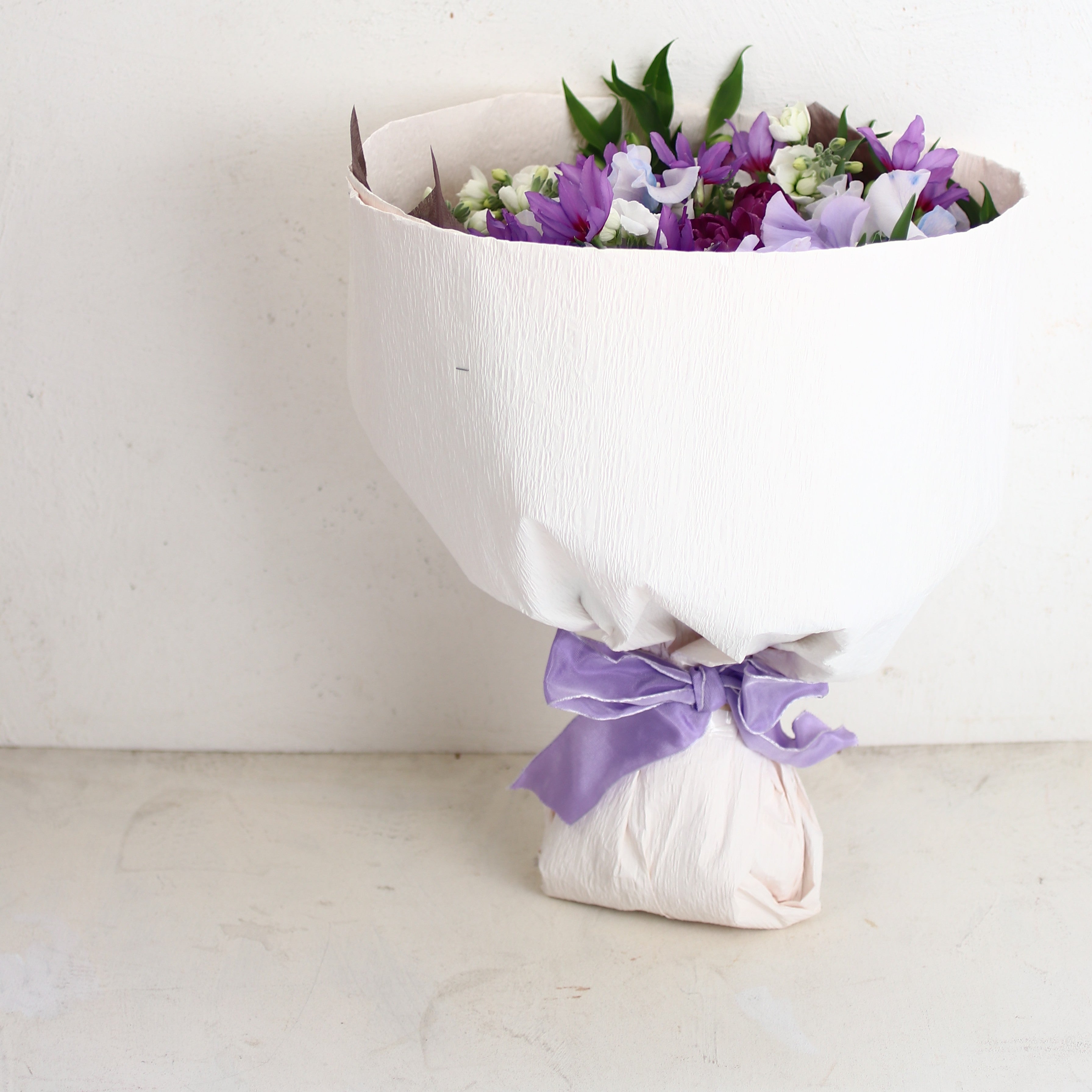 春の花束「春の香りをぎゅっと詰め込んだ紫系の大人ミックスブーケ」Mサイズ バレンタインデー お誕生日 結婚式 送別 プレゼント ギフト