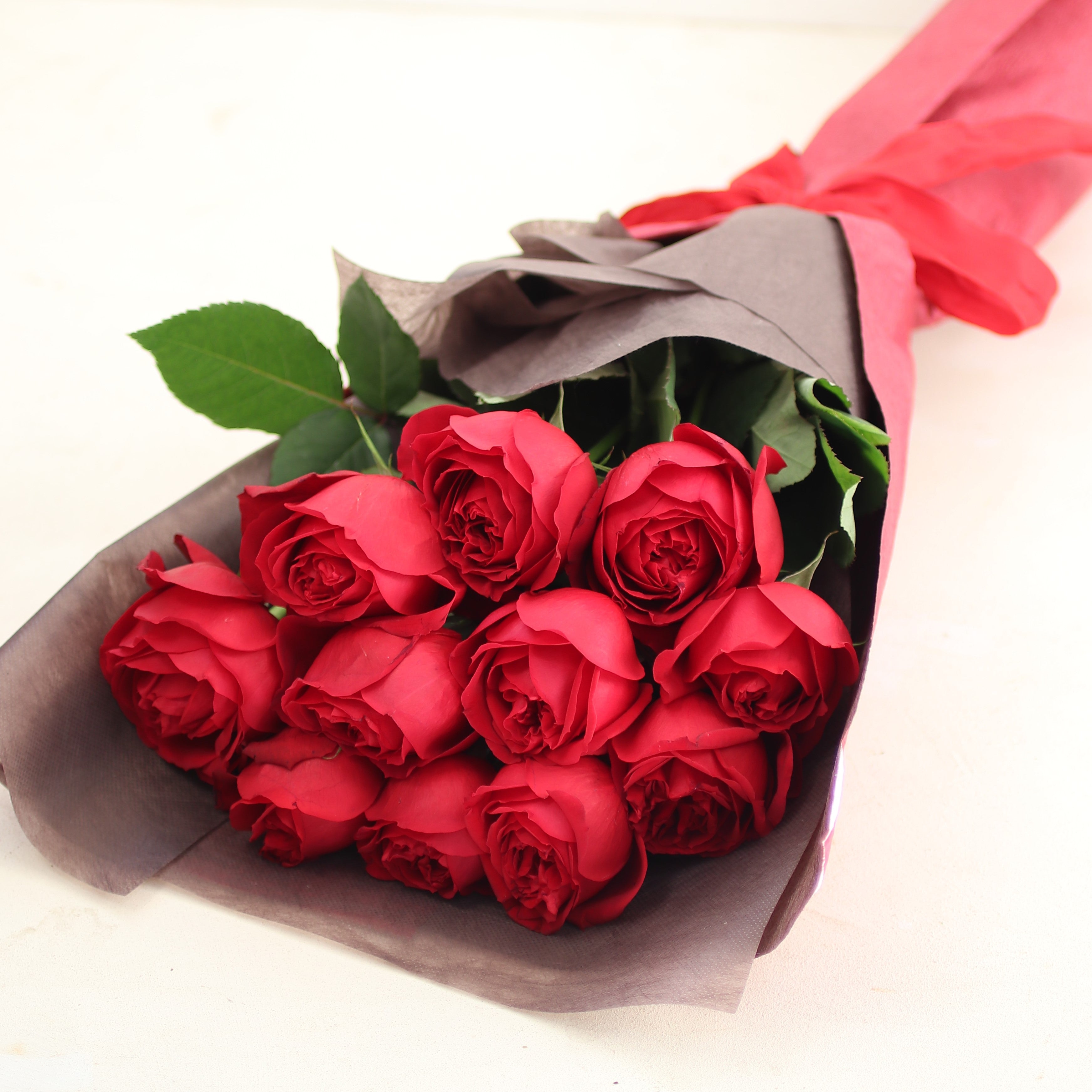 バラの花束「誓いの花束 大輪12本の赤バラ「レッドエレガンス」のブーケ」レッド系 ギフト プレゼント プロポーズ Lサイズ