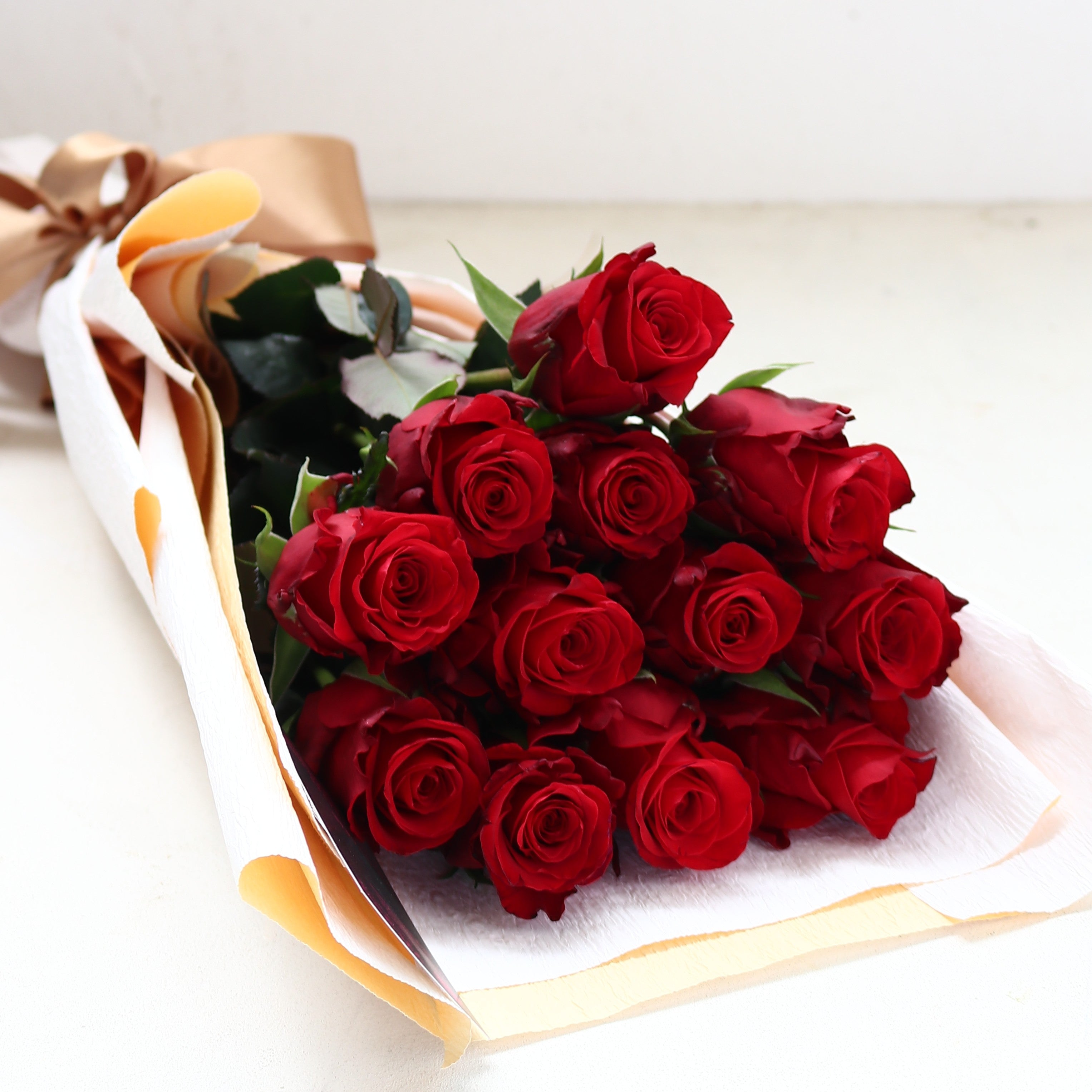 バラの花束「誓いの花束 マリーミー大輪12本の赤バラブーケ」レッド系 ギフト プレゼント プロポーズ Sサイズ