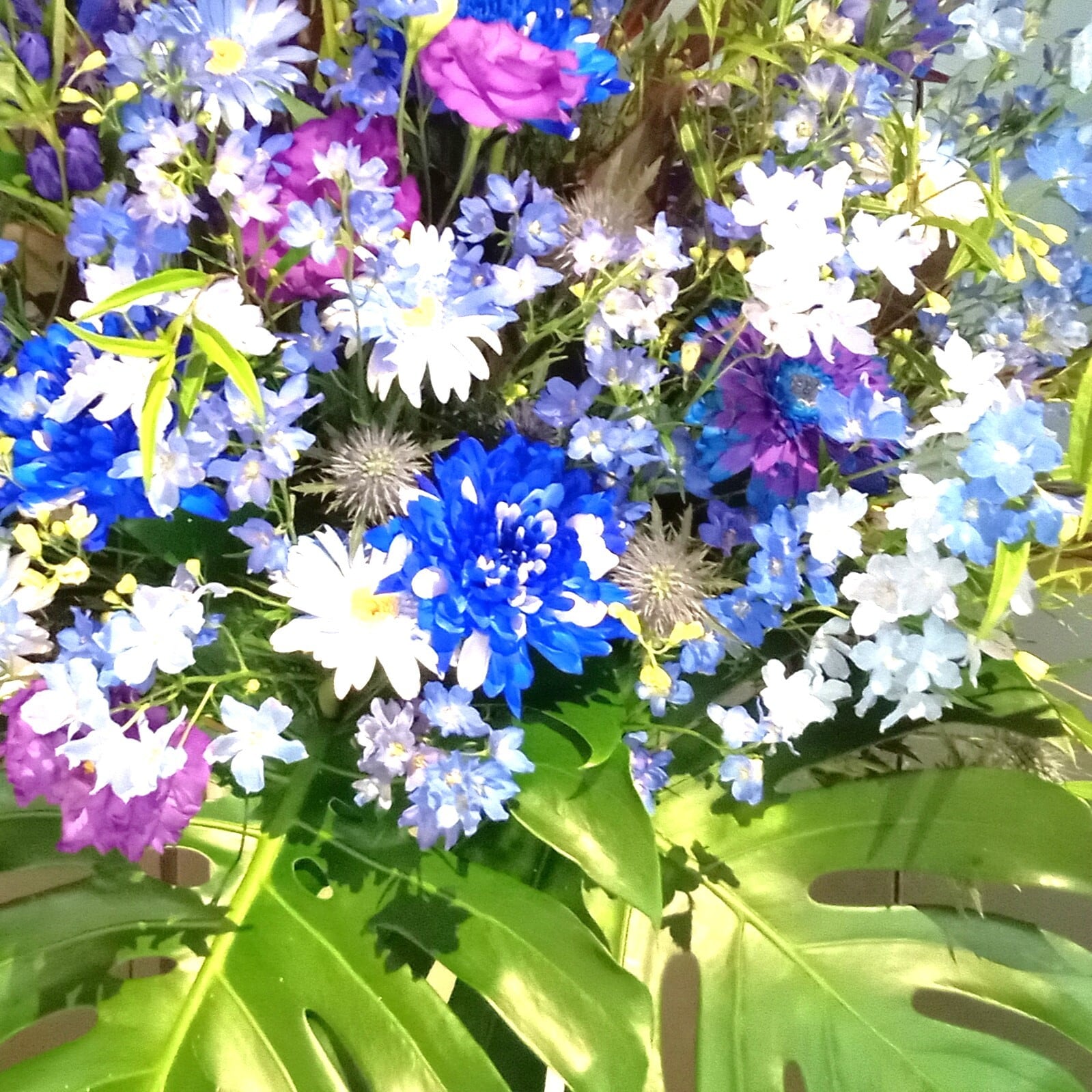 スタンド花「爽やかなブルー系のスタンド1段」お祝い花 フラワースタンド 青系 1段パイプ 開店祝 開業祝 出演祝