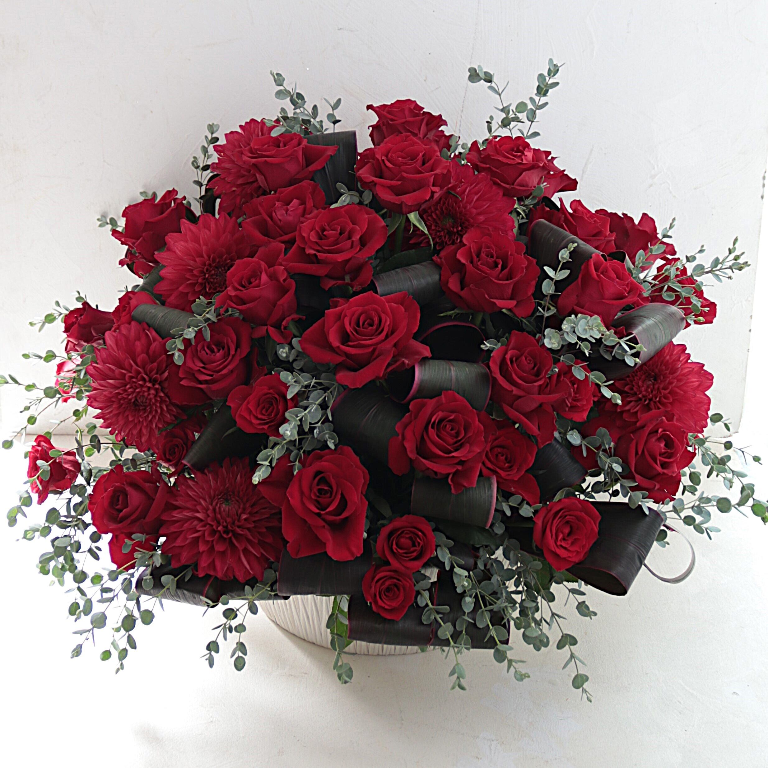 バラ アレンジメント「赤いバラのラウンドアレンジメント」 赤 レッド系 お誕生日 お祝い プロポーズ 結婚式 LLサイズ 60,000円(税別)