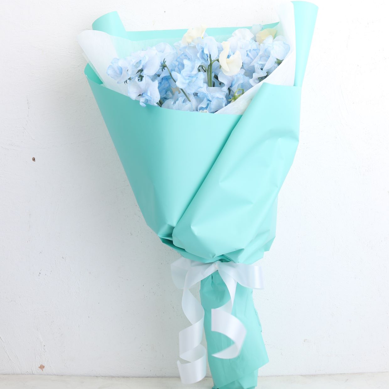 春の花束「香りのよいスイートピーの花束 そらいろ系25本」ライトブルー お誕生日 お祝い 卒業 入学 離職 就職 就任 Sサイズ ブーケ ¥15000 税別