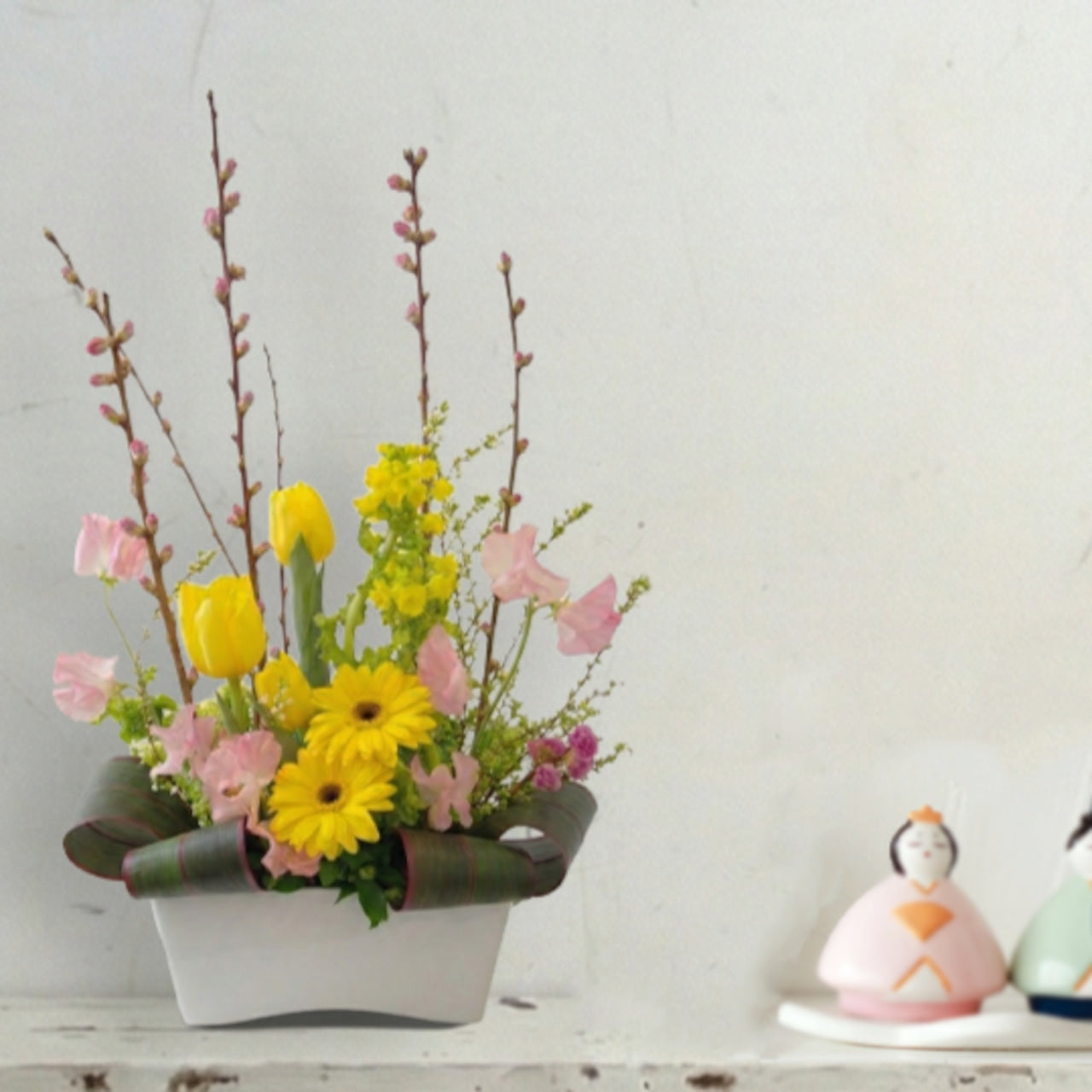 アレンジメント「桃の節句のお祝いアレンジメント」Sサイズ　お雛祭り　おひなさま　上巳の節句　ギフト　