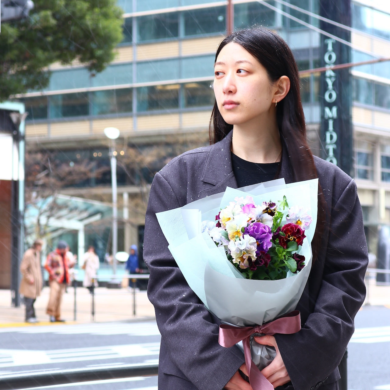 春の花束「花言葉はあなたを想う　パンジー大人紫MIX　花束」春の花束　卒業　入学　バレンタインデー　ホワイトデー　パンジー