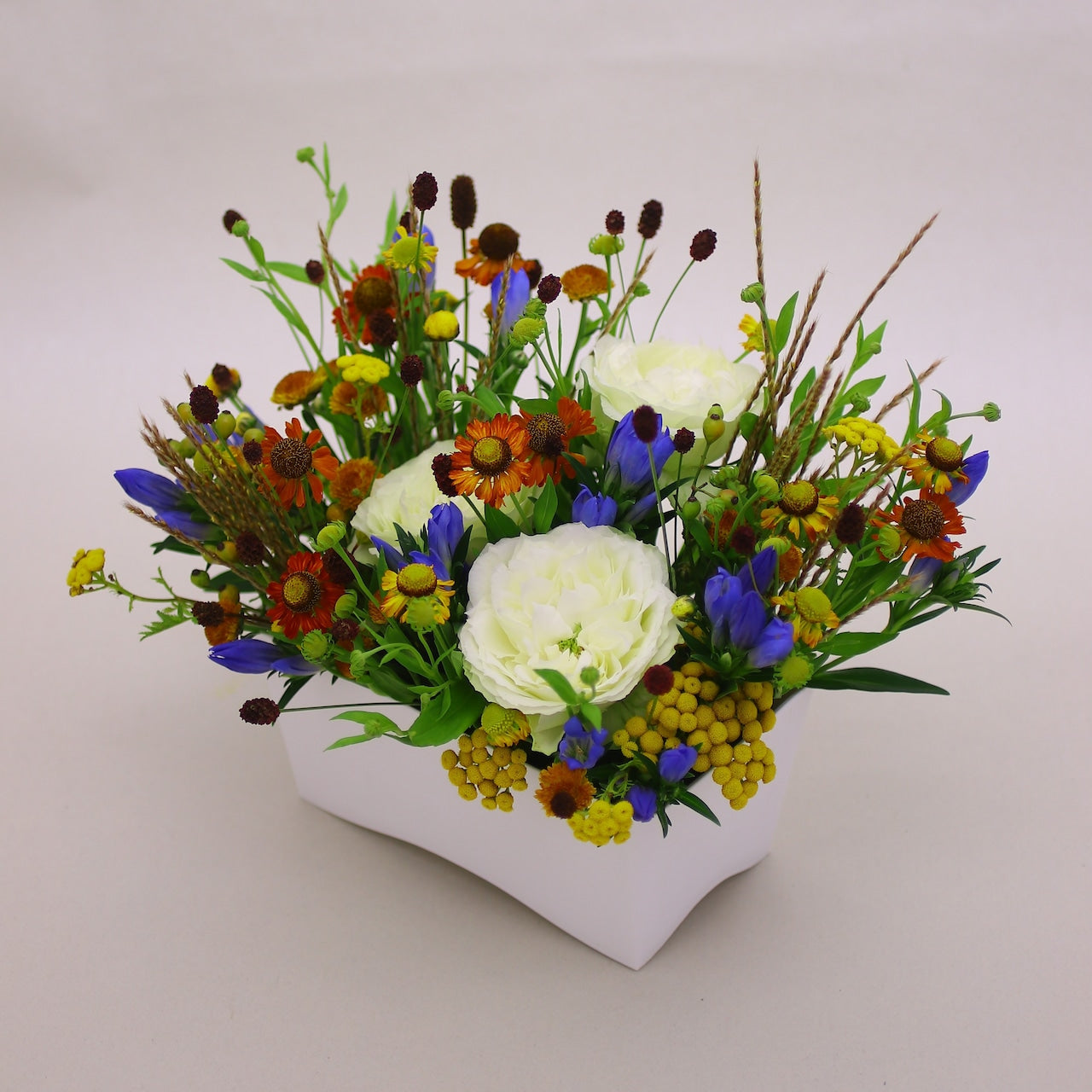 敬老の日 アレンジメント「Thank the elderly」ギフト 生花 お祝い Mサイズ 黄色オレンジ色系 5,000円（税抜）