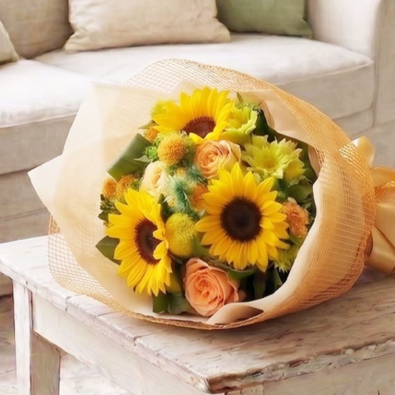 父の日 花束 「お洒落で元気なヒマワリとバラのブーケ」 Mサイズ　ひまわり　バラ　黄色オレンジ系　