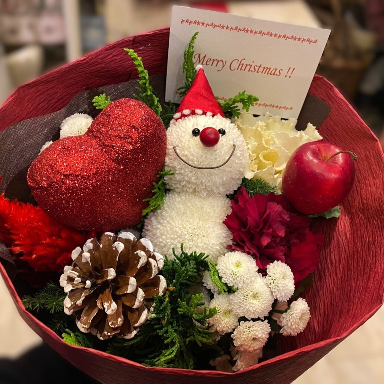 花束「かわいいスノーマンのクリスマスギフトブーケ Sサイズ」ブーケ クリスマス ギフト 赤 白 MIX　