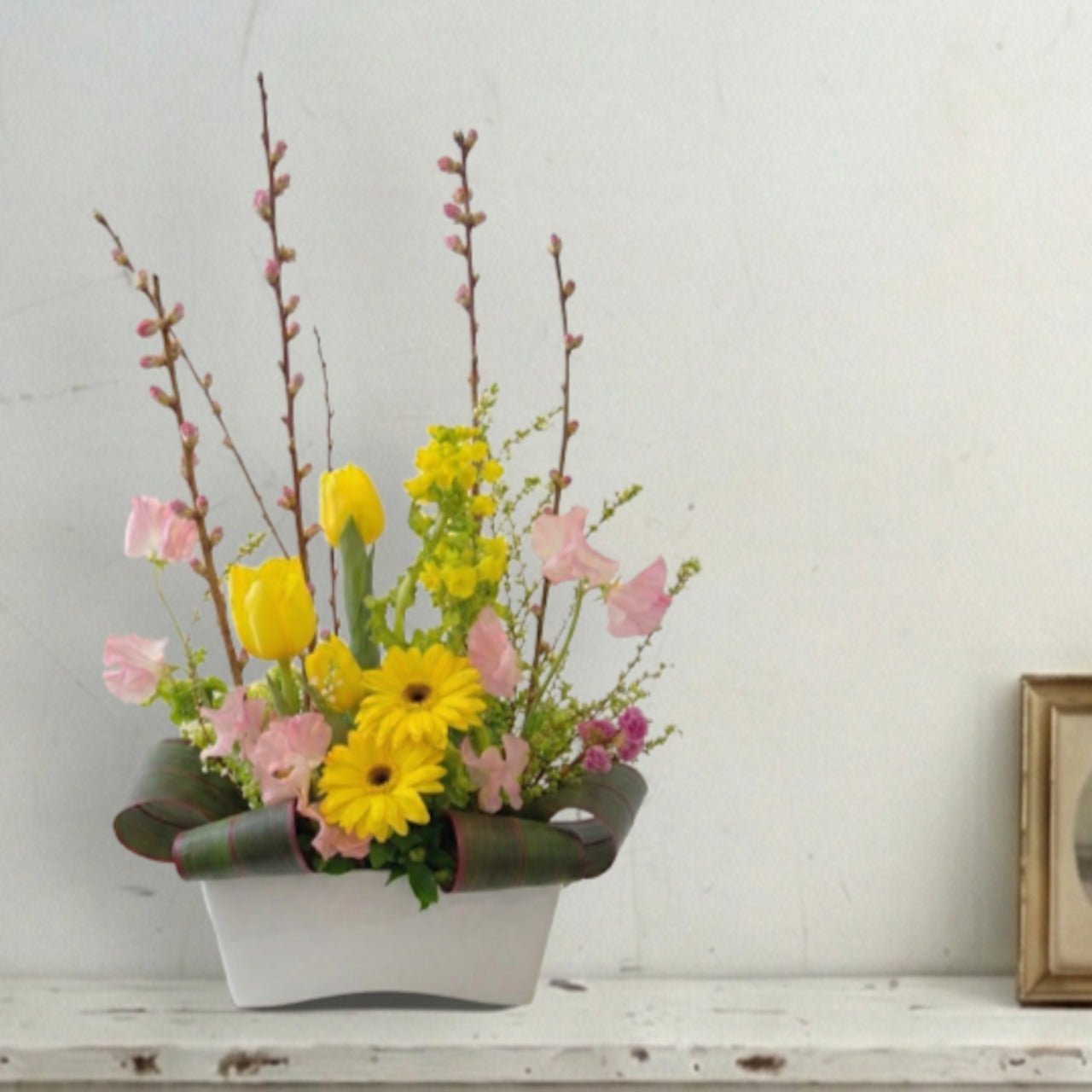 アレンジメント「桃の節句のお祝いアレンジメント」Sサイズ　お雛祭り　おひなさま　上巳の節句　ギフト　