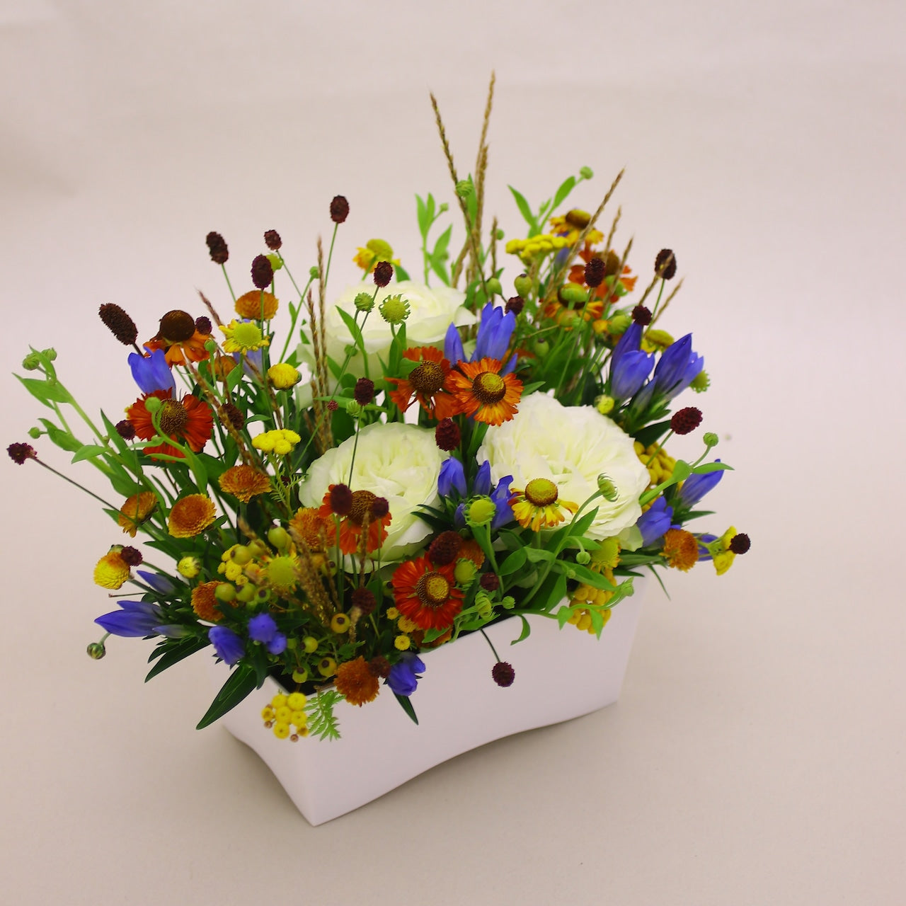 敬老の日 アレンジメント「Thank the elderly」ギフト 生花 お祝い Mサイズ 黄色オレンジ色系 5,000円（税抜）