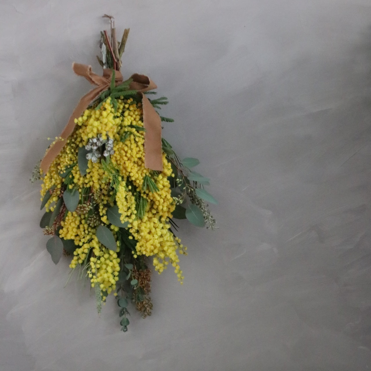 ミモザ  スワッグ「ミモザとユーカリのドライフラワーになるフレッシュスワッグ」Sサイズ 35cm ミモザ フレッシュ ミモザアカシア 花束