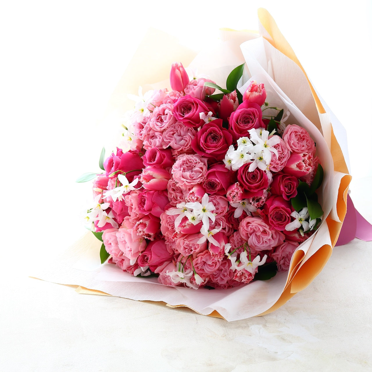 バラの花束「『うわぁっ、嬉しい！』が聞きたくて。とびきりピンクの幸せロマンチック・ローズブーケ」