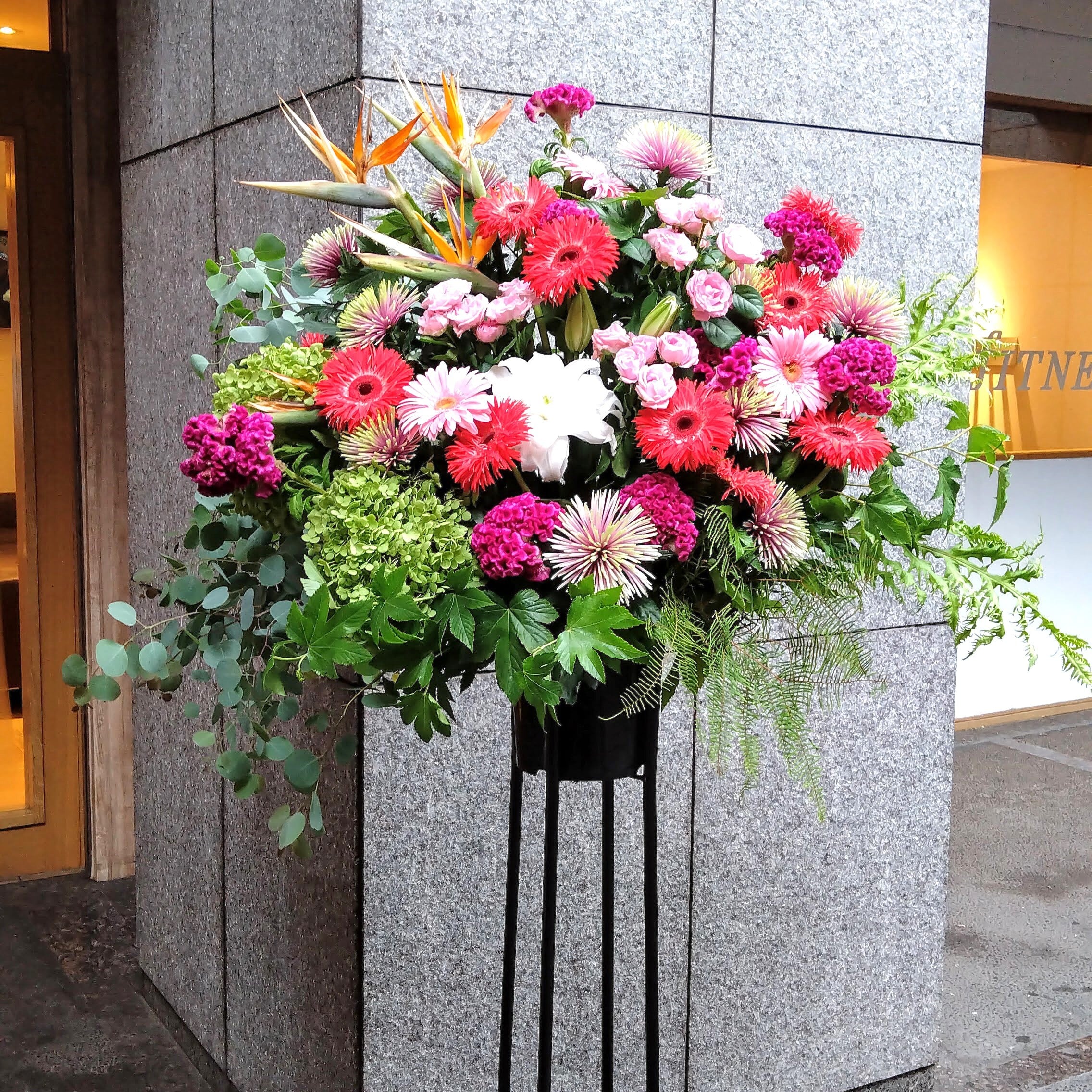 スタンド花「暖色系おまかせミックスカラースタンド１段」お祝い花　フラワースタンド　レッド系MIX　赤　１段パイプ　開店祝い　開業祝い