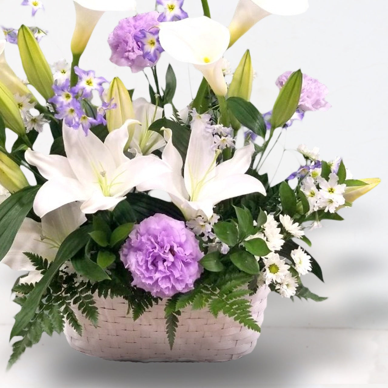 御供花　アレンジメント「白いユリとカラーと紫のトルコギキョウお供え花」Lサイズ　ユリ　カラー　トルコギキョウ　ホワイト　グリーン　15000円（税別）